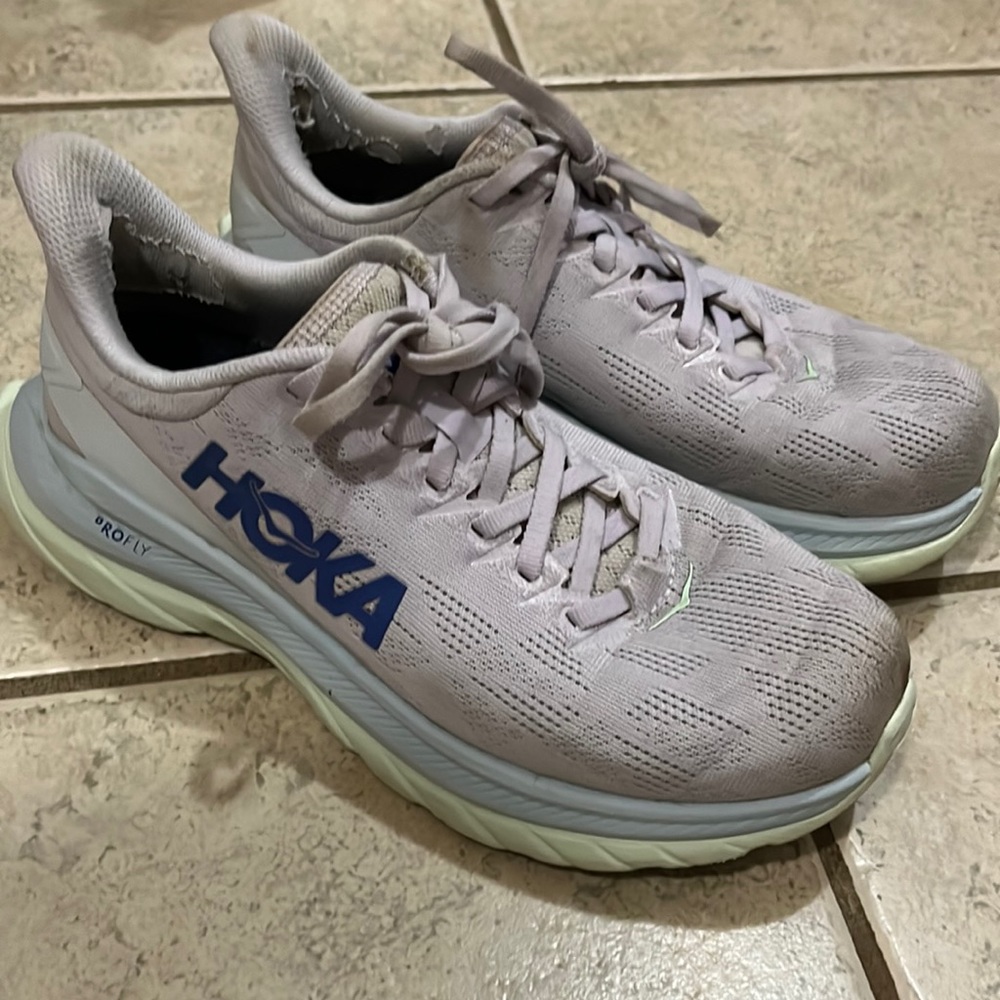 Hoka Mach 4 sneakers